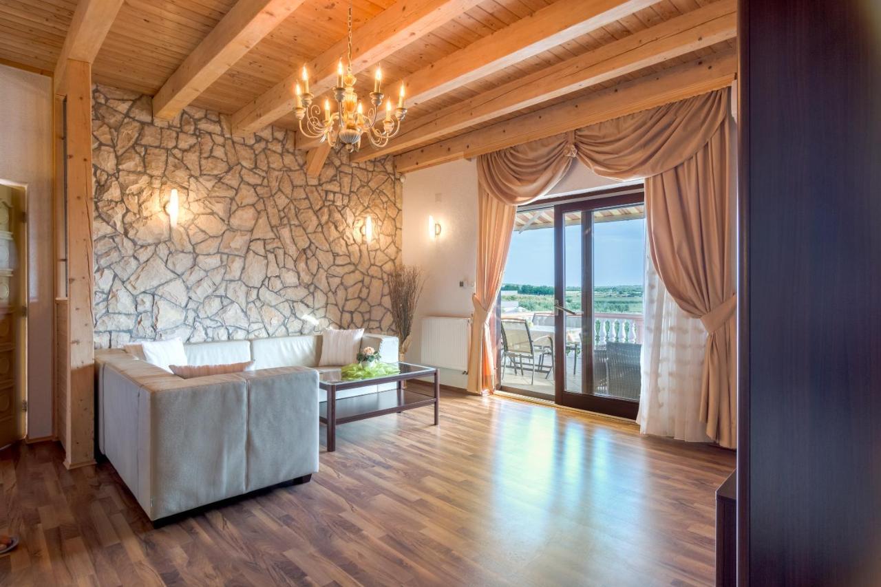 Villa Luka Polaca Exteriör bild