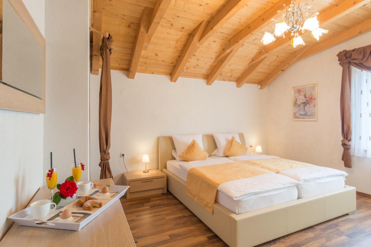 Villa Luka Polaca Exteriör bild
